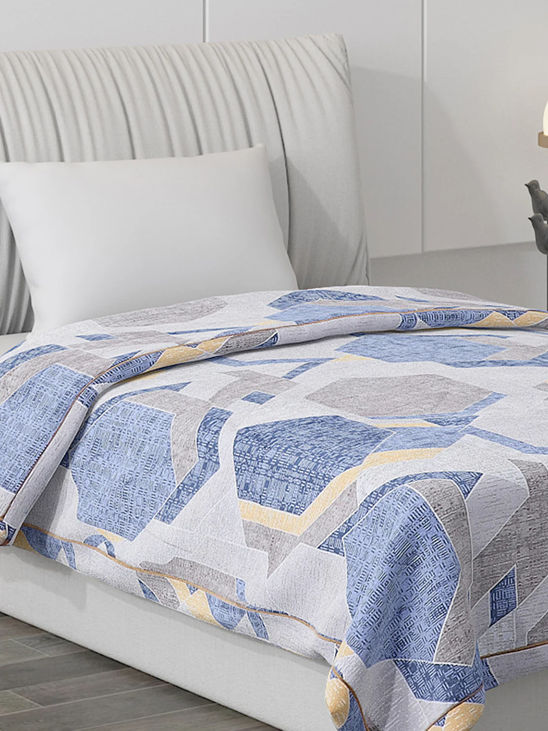 Printed 100% Polyester Single Bed Comforter for AC Room - Image 4