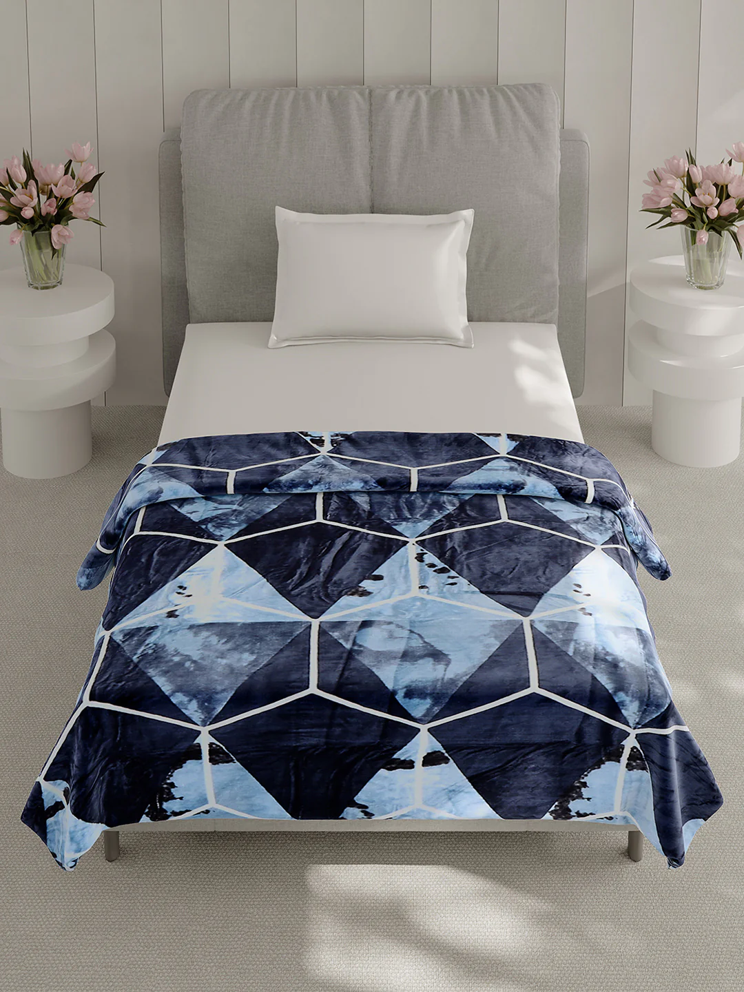 Printed Single Bed 240 GSM Blanket for AC Room - (Fuzzy) - Image 2