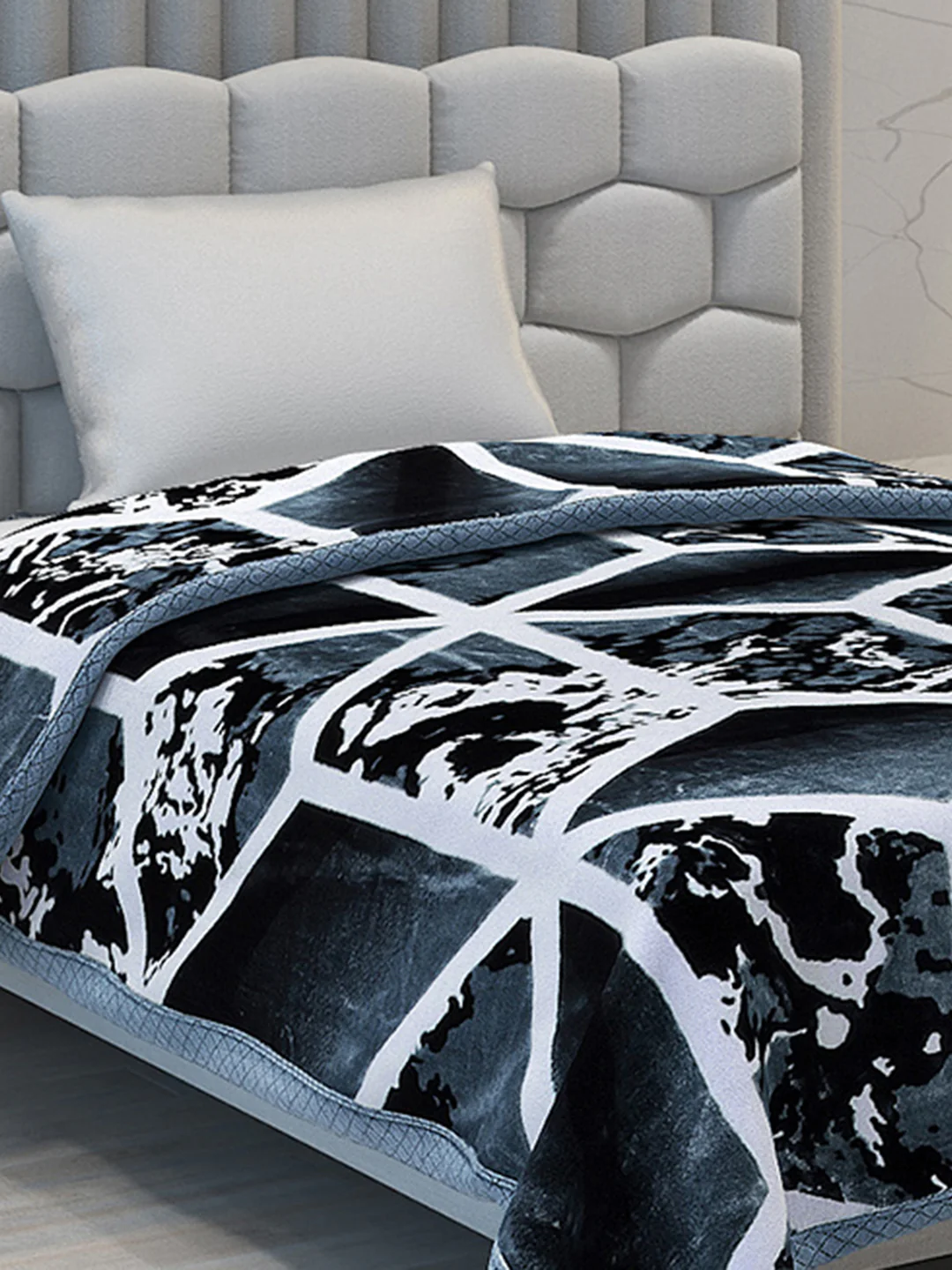 Printed Single Bed Blanket for Mild Winter -2 Ply - Image 4