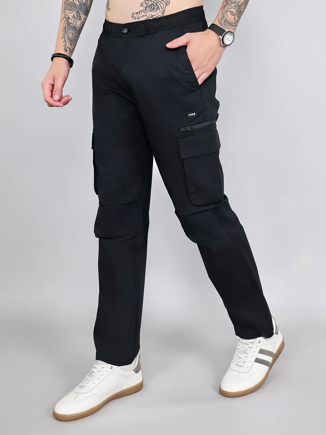 Rock.it Men Black Solid Regular Fit Cargo - Image 2