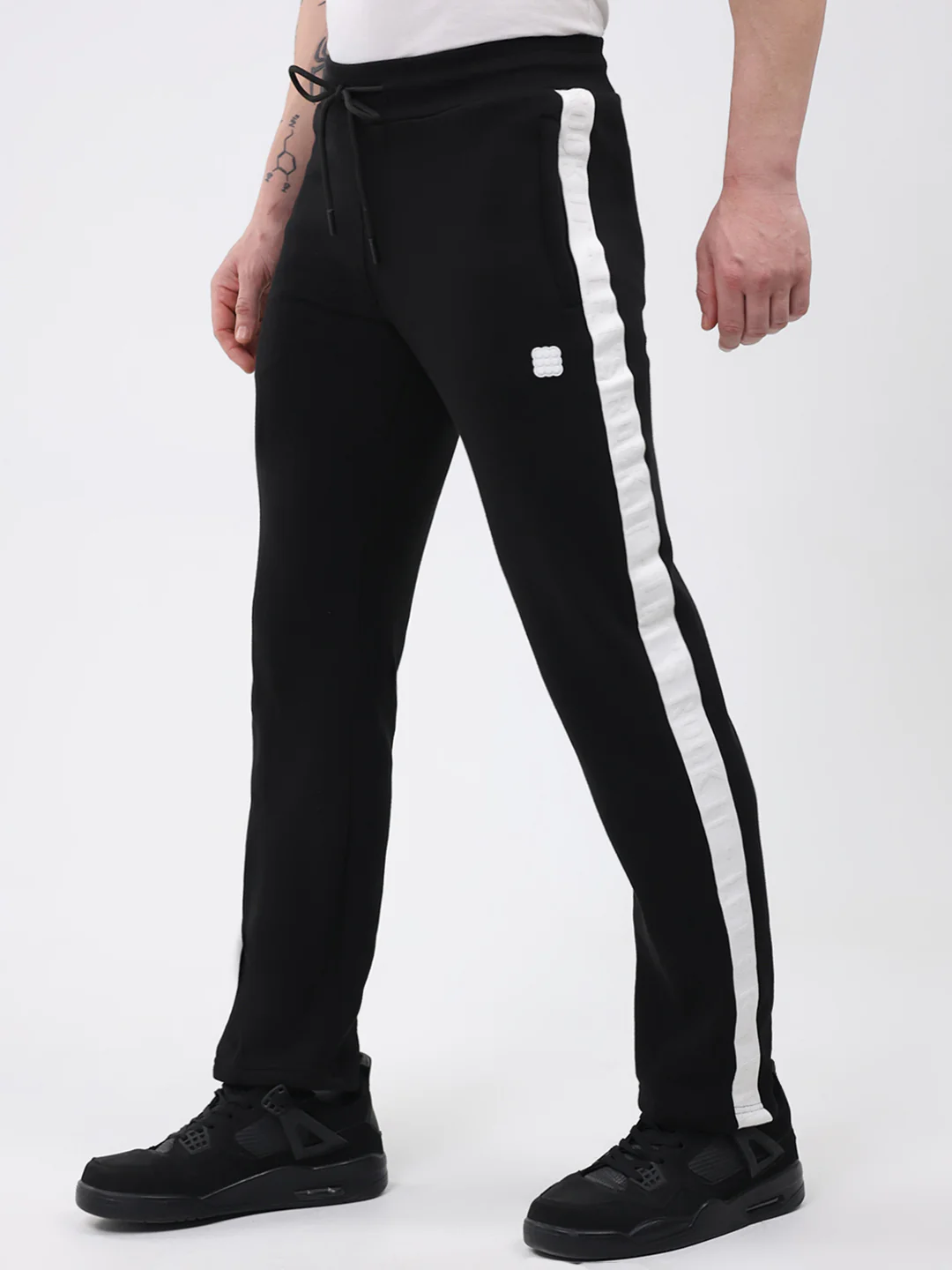 Rock.it Men Black Solid Round Neck Full Sleeve Winter Tracksuit - Image 6