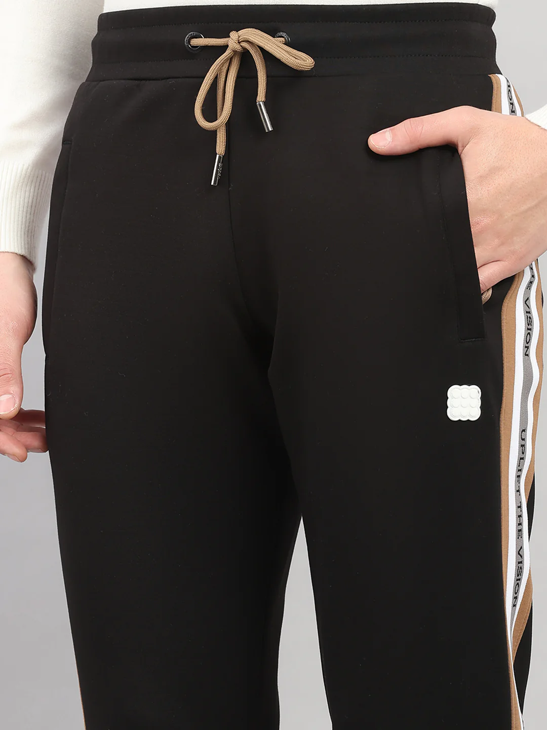 Rock.it Men Black Solid Round Neck Sleeveless Winter Tracksuit - Image 8
