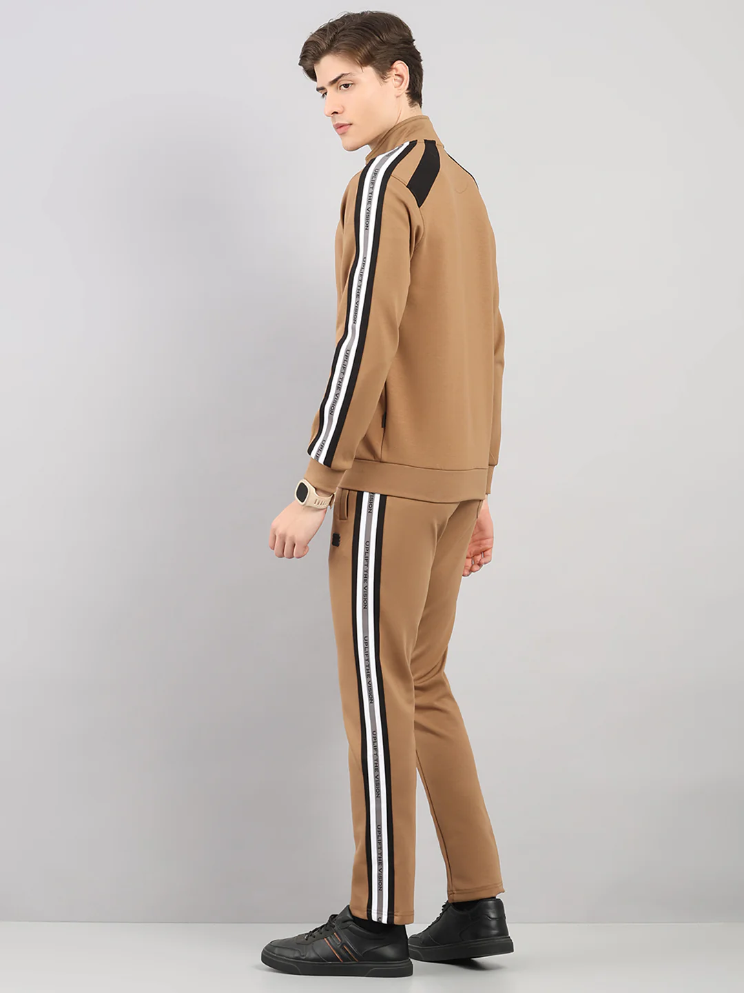 Rock.it Men Camel Brown Solid Round Neck Sleeveless Winter Tracksuit - Image 5