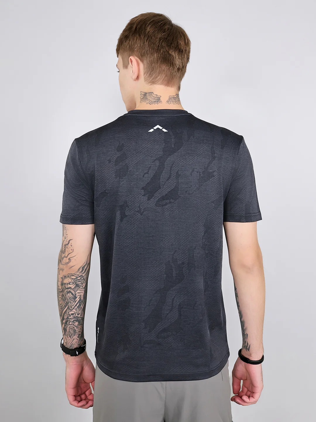 Rock.it Men Charcoal Solid Round Neck Half Sleeve T-Shirt - Image 4