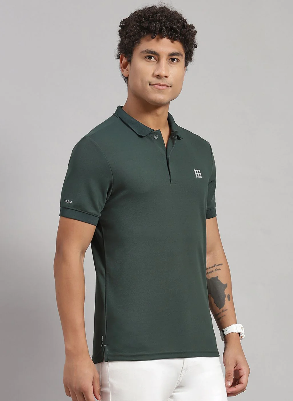 Rock.it Men Green Solid T-Shirt - Image 3