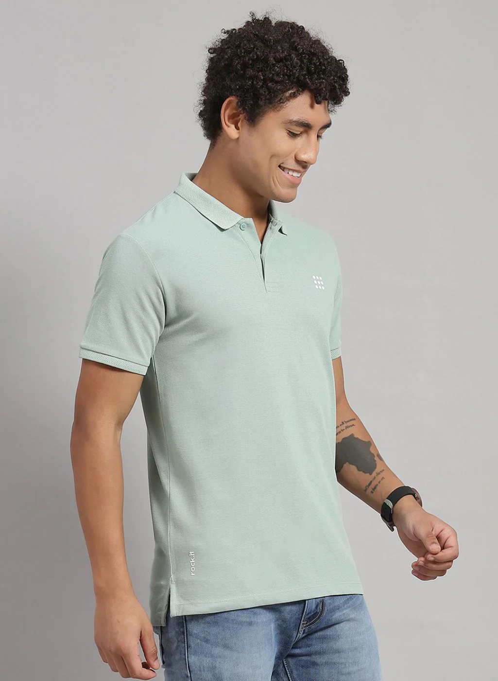 Rock.it Men Green Solid T-Shirt - Image 3