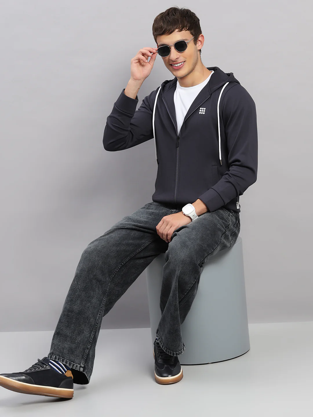 Rock.it Men Grey Solid Hooded Full Sleeve Sweatshirt - Image 2