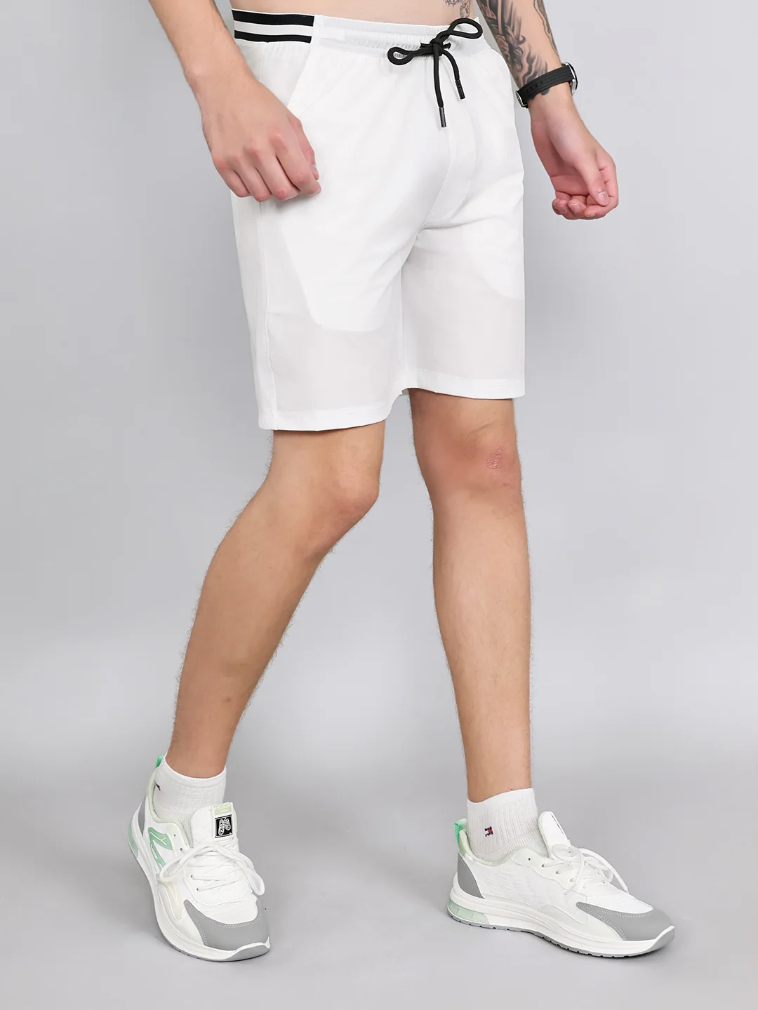 Rock.it Men Off White Solid Regular Fit Shorts - Image 3