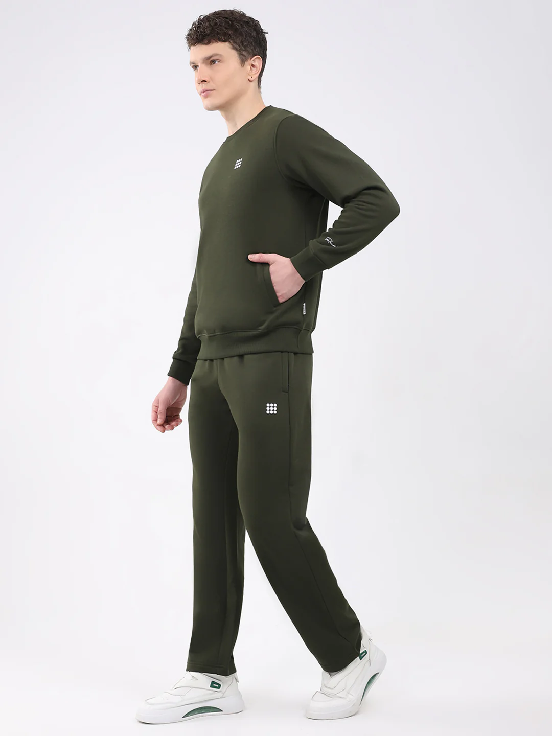 Rock.it Men Olive Solid Round Neck Sleeveless Winter Tracksuit - Image 3