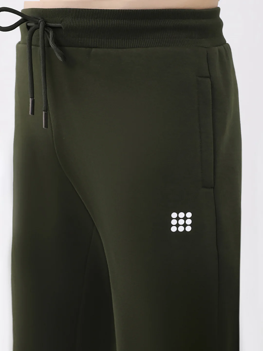 Rock.it Men Olive Solid Round Neck Sleeveless Winter Tracksuit - Image 8