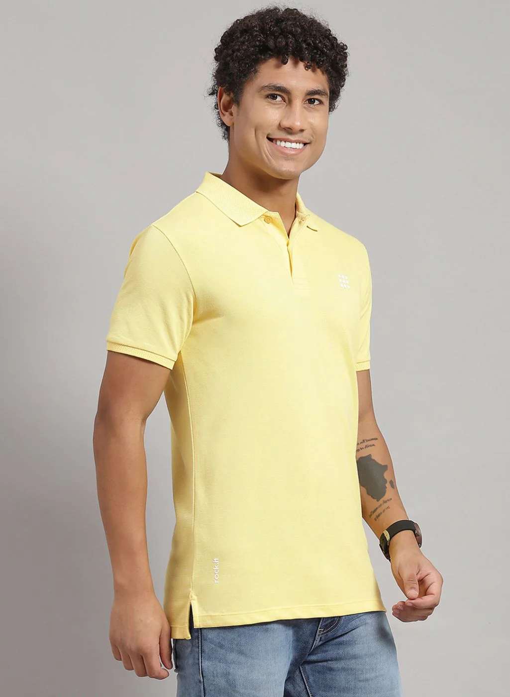 Rock.it Men Yellow Solid T-Shirt - Image 3