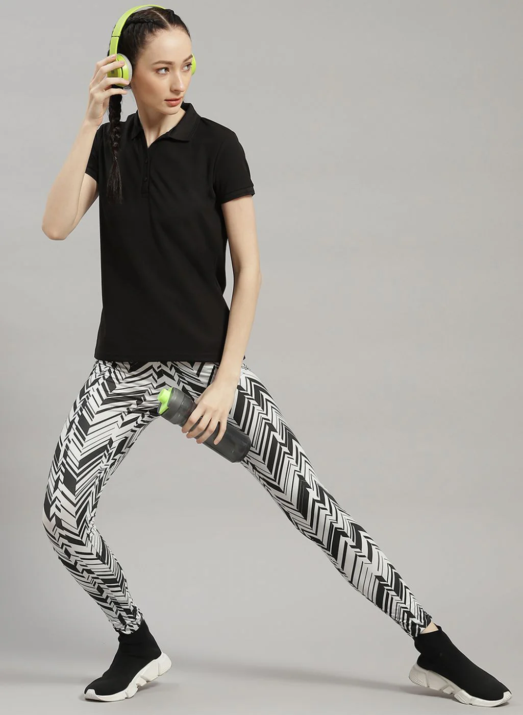 Rock.it Women Black Solid T-Shirt - Image 5