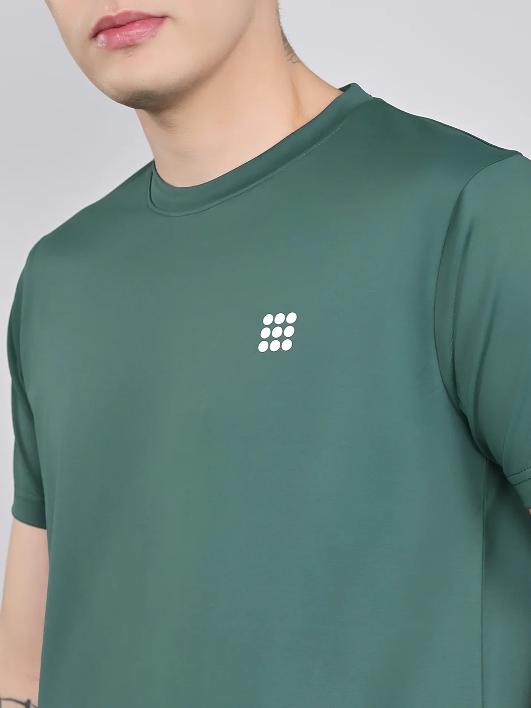 Rock.it Men Green Solid Round Neck Half Sleeve T-Shirt - Image 5