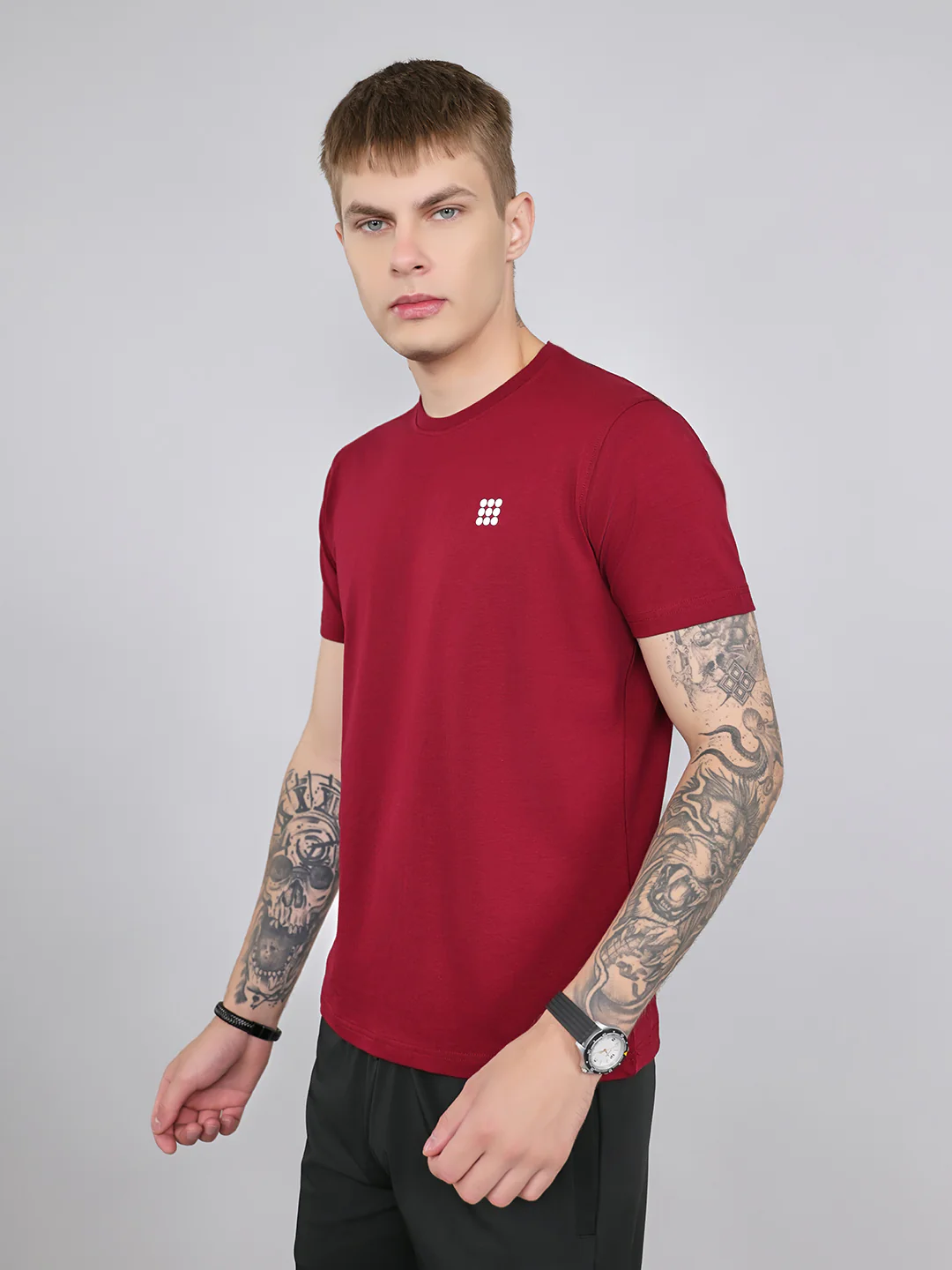 Rock.it Men Maroon Solid Round Neck Half Sleeve T-Shirt - Image 2