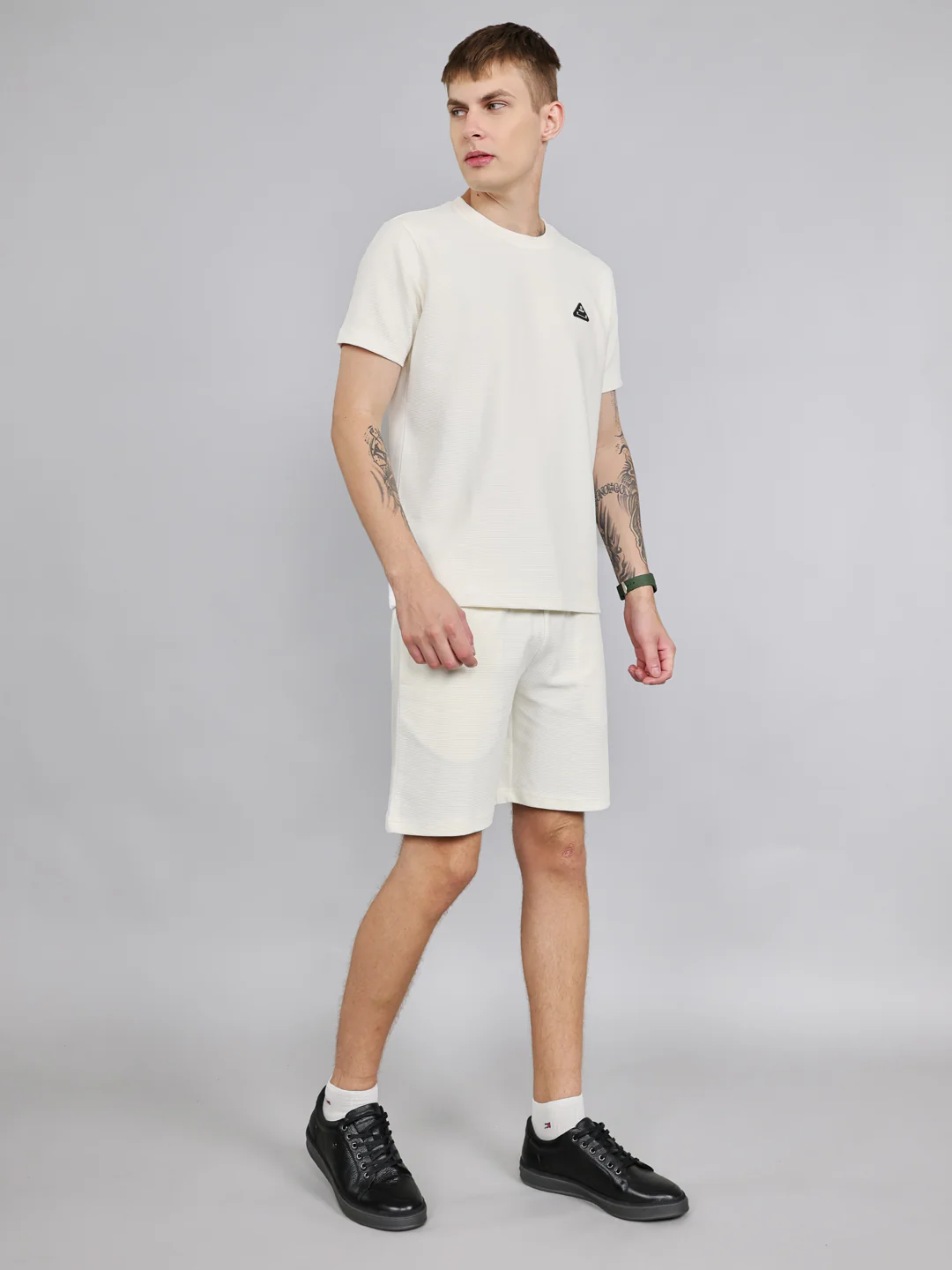 Rock.it Men Off White Self Design Round Neck Half Sleeve Cords Set - Image 2