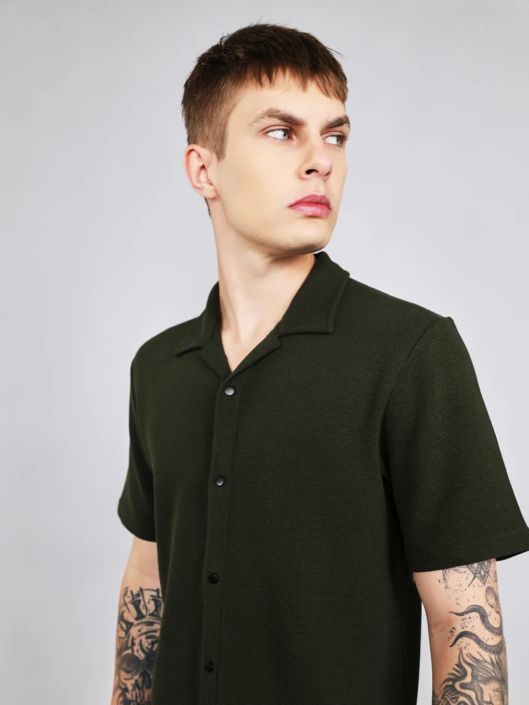 Rock.it Men Olive Solid Collar Half Sleeve Cords Set - Image 5