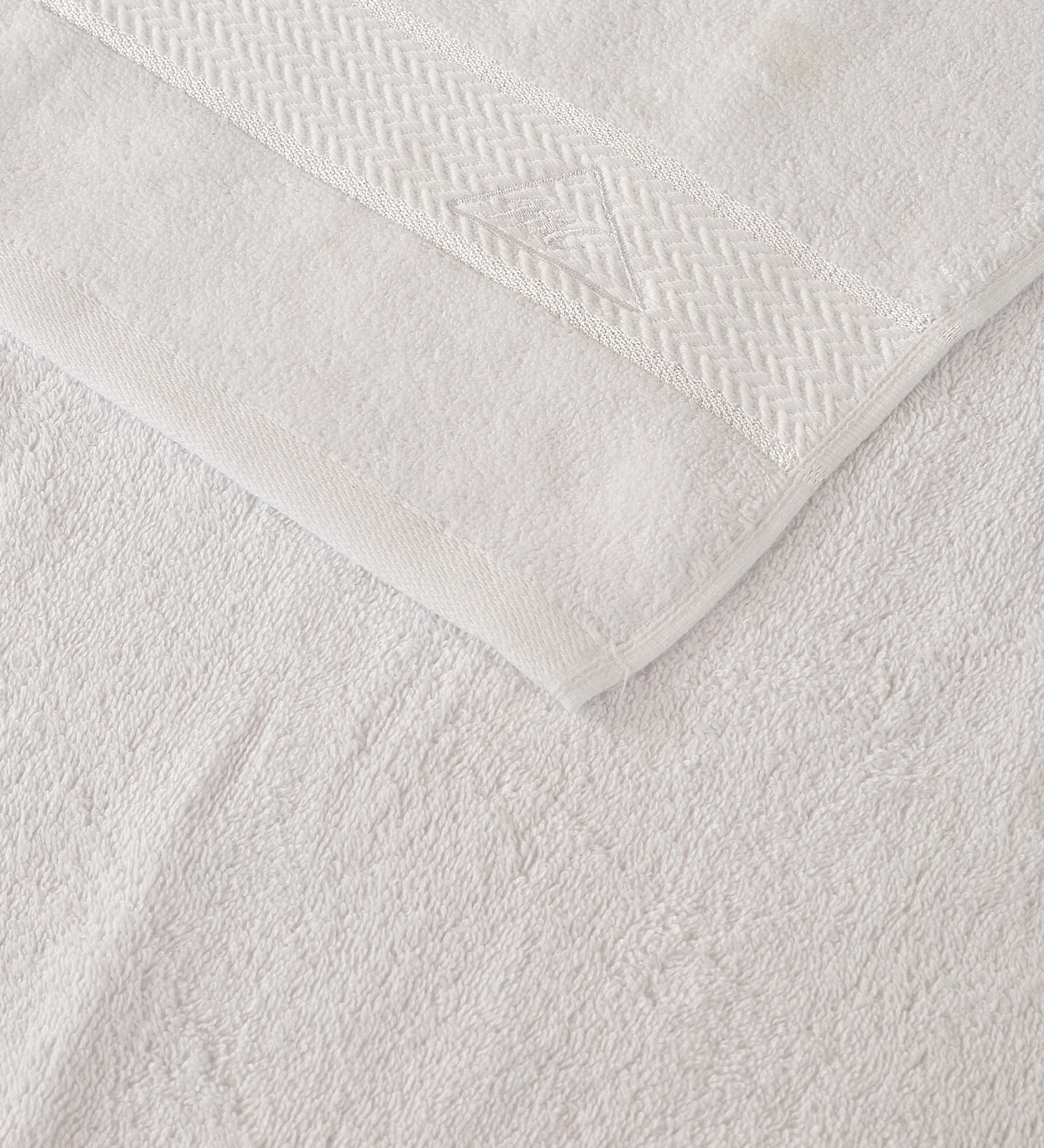 White Pure Cotton Solid 450 GSM Bath Towel 1 Piece (Oasis Collection) - Image 6