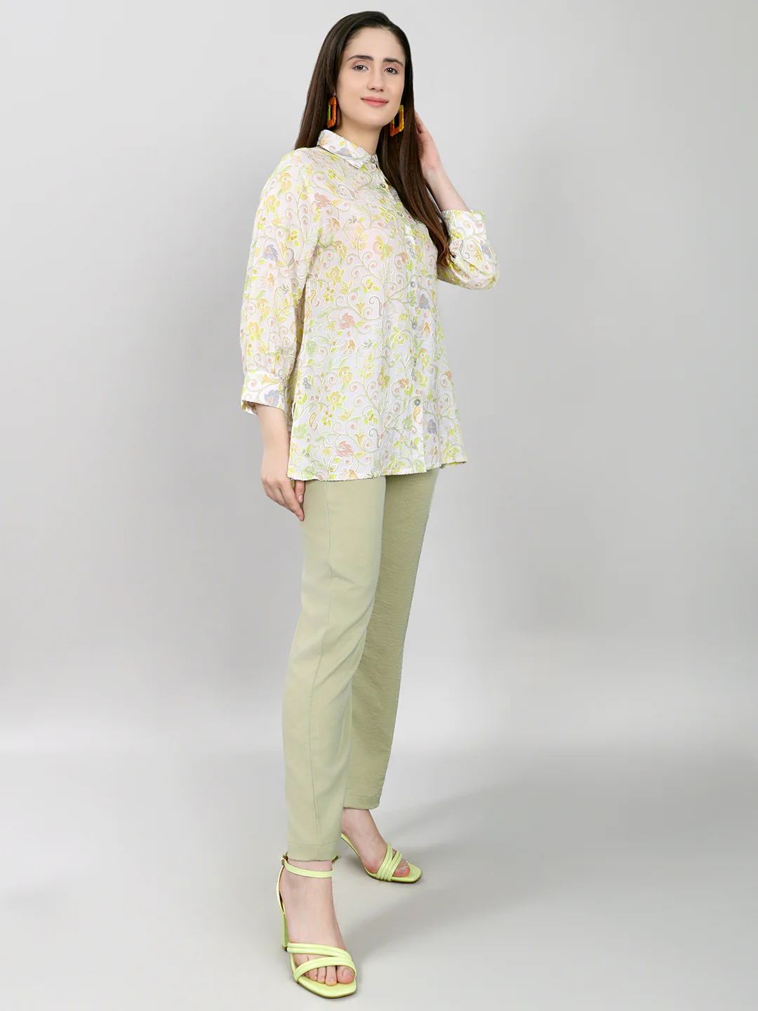 Women Beige Embroidered Collar 3/4th Sleeve Cords Set - Image 3