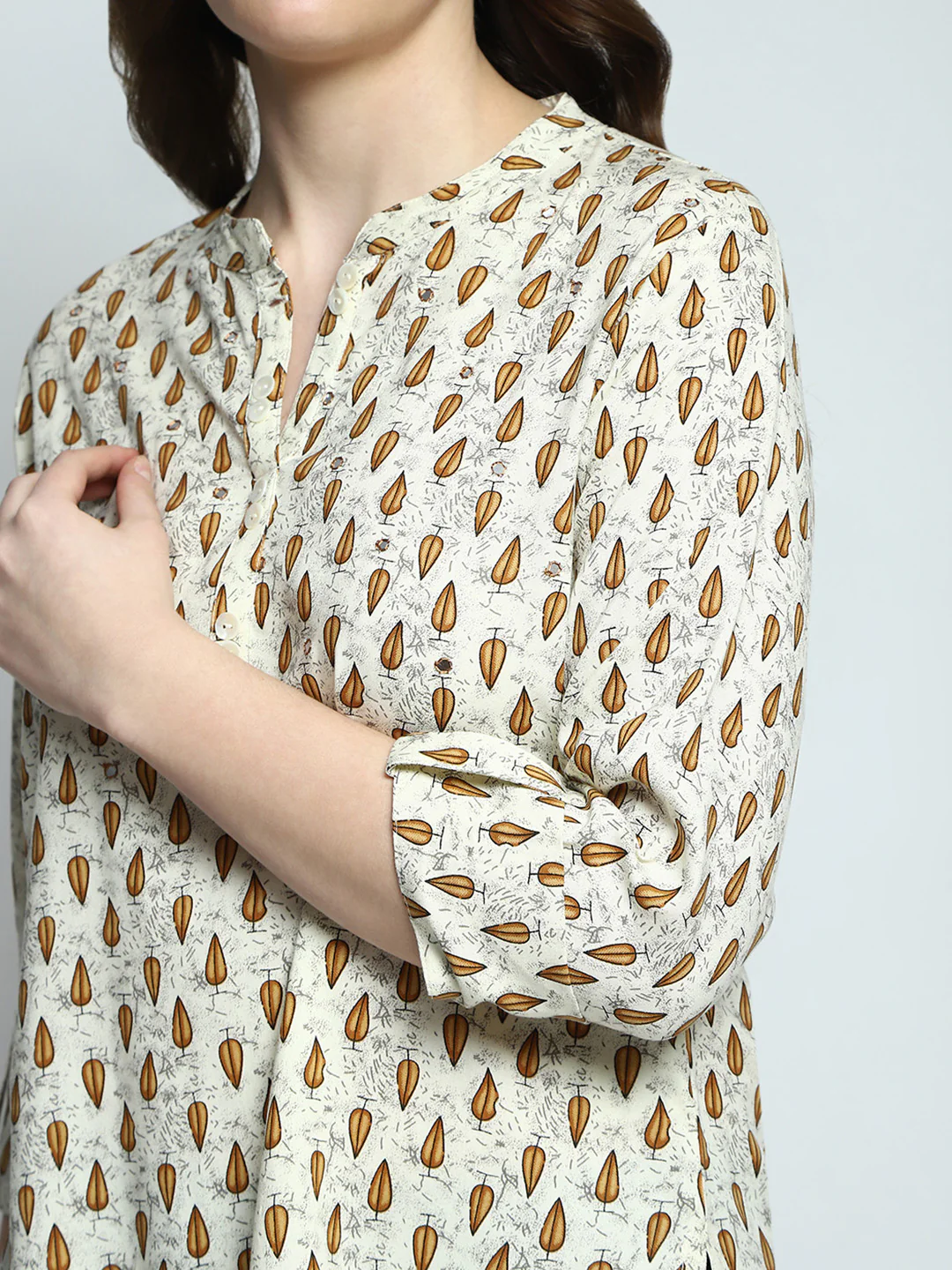 Women Beige Printed Round Neck 3/4th Sleeve Top - Image 6