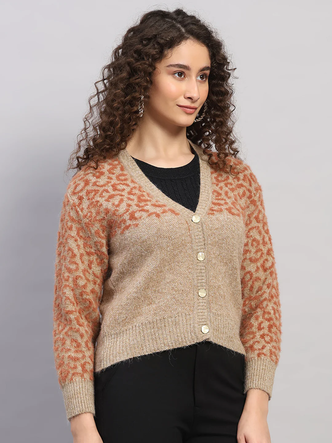 Women Beige Printed V Neck Full Sleeve Cardigan - Image 4