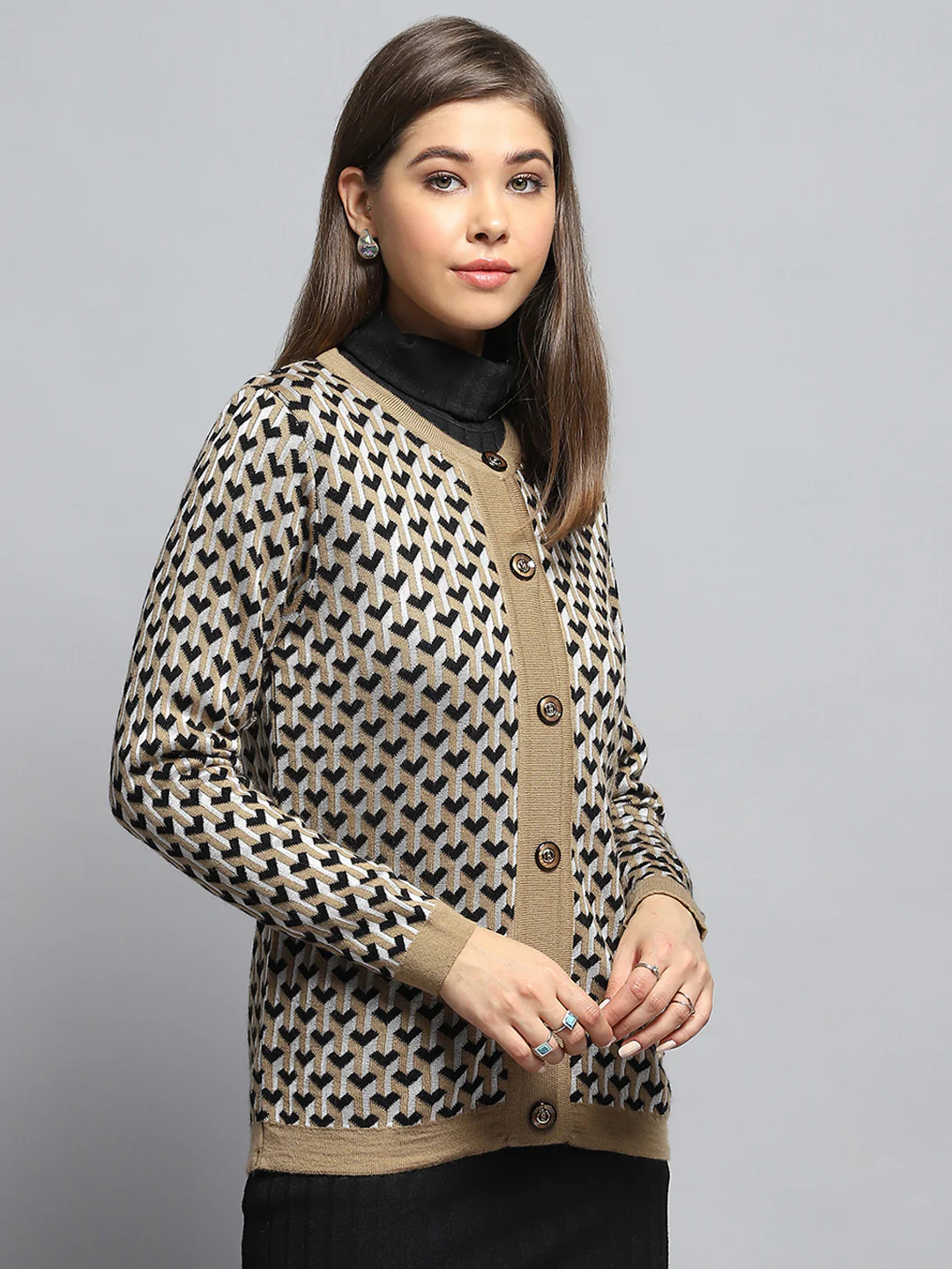 Women Beige Self Design Round Neck Full Sleeve Cardigan - Image 4