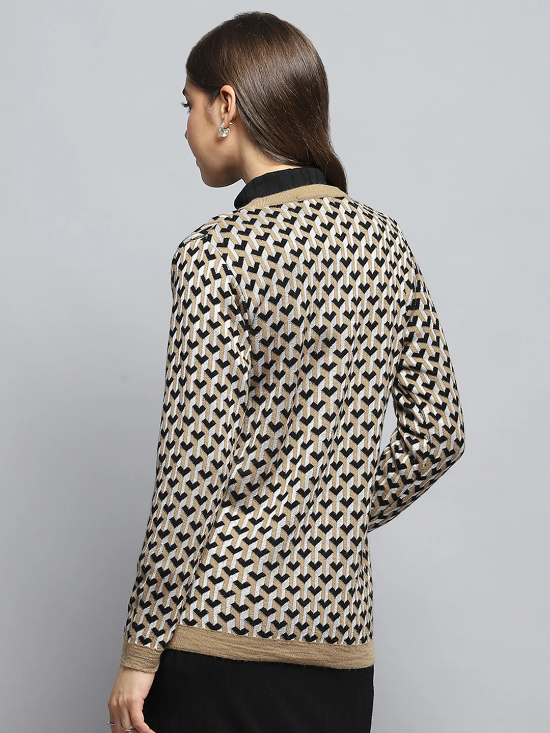Women Beige Self Design Round Neck Full Sleeve Cardigan - Image 5