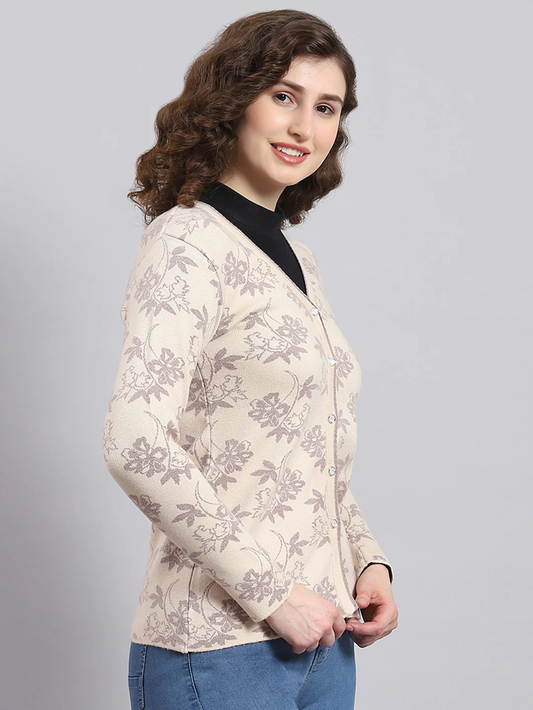 Women Beige Self Design V Neck Full Sleeve Cardigan - Image 3