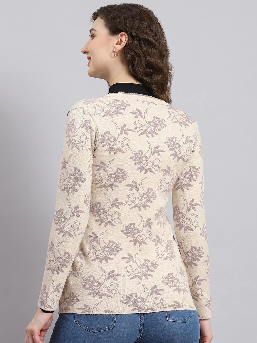 Women Beige Self Design V Neck Full Sleeve Cardigan - Image 4