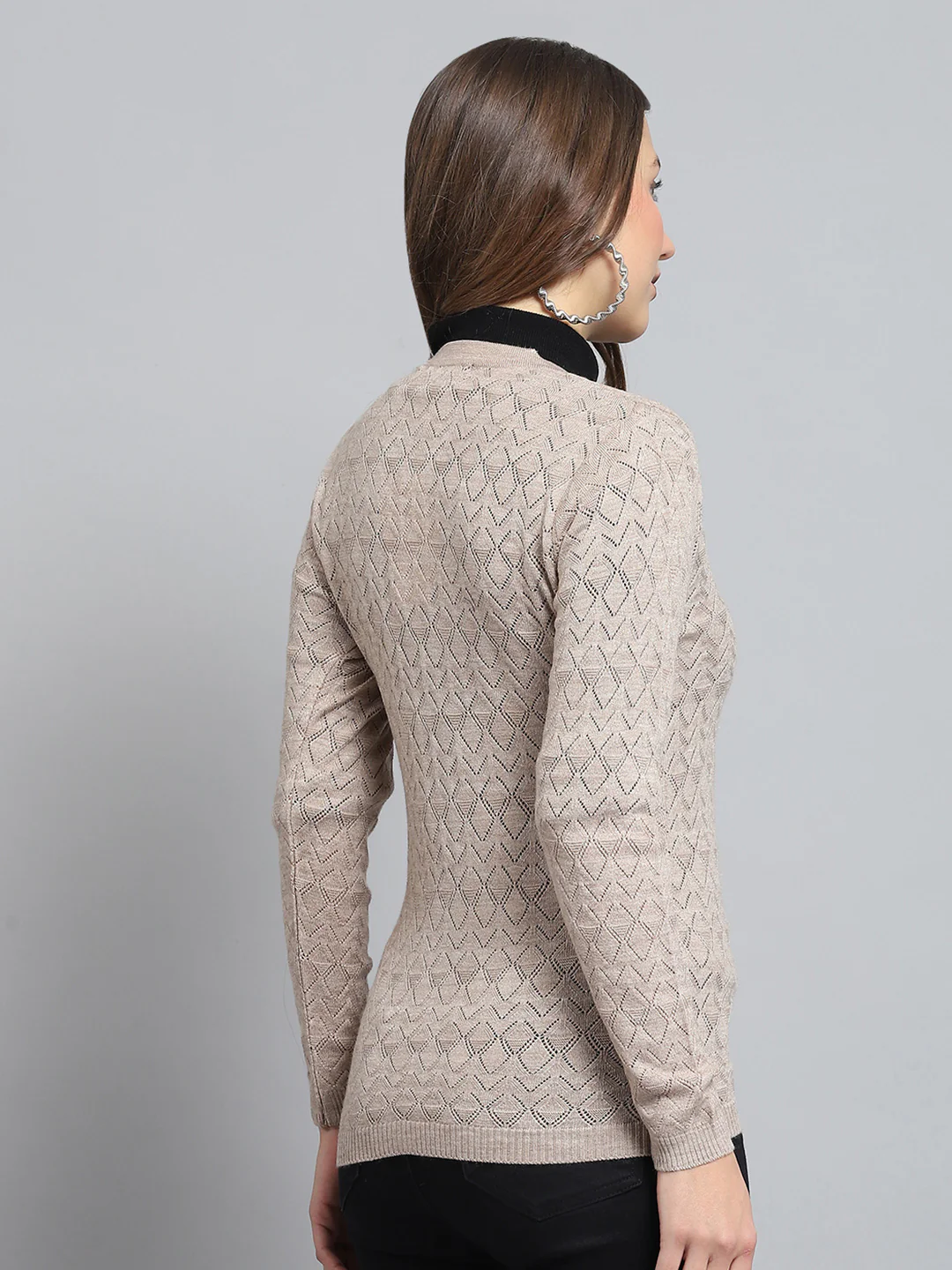 Women Beige Self Design V Neck Full Sleeve Cardigan - Image 5