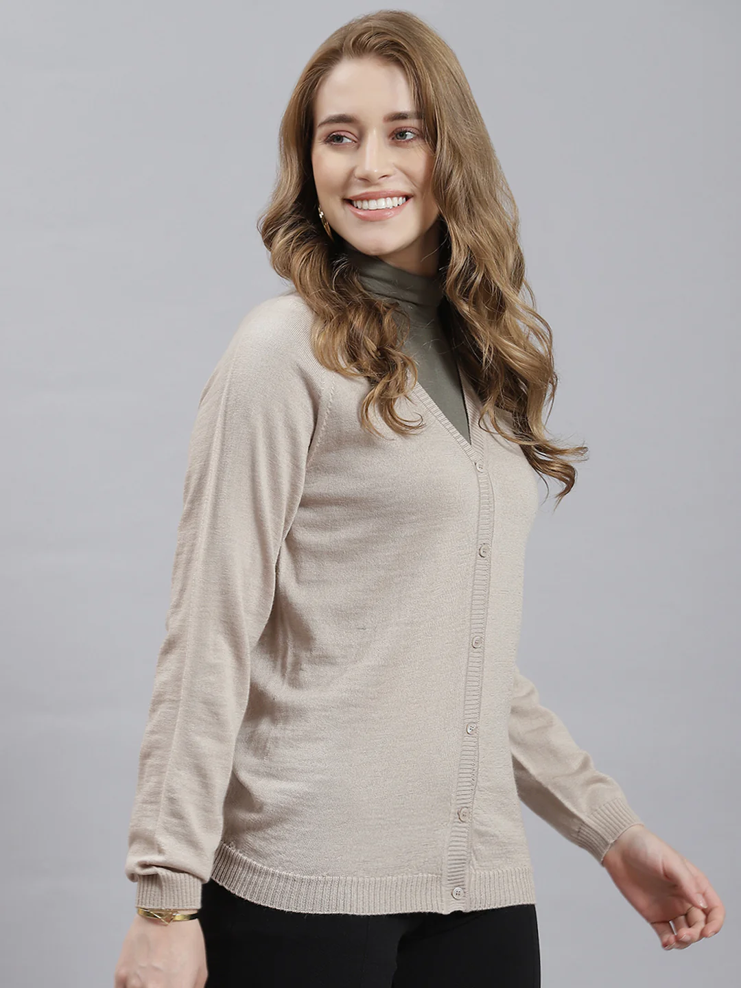 Women Beige Solid Cardigan - Image 3