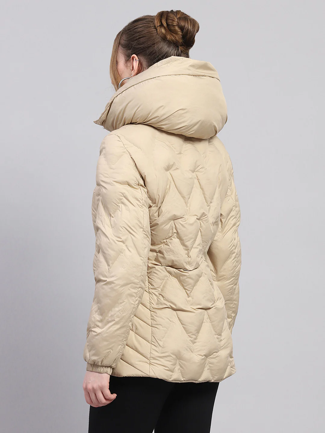 Women Beige Solid Hooded Full Sleeve Jacket - Image 4