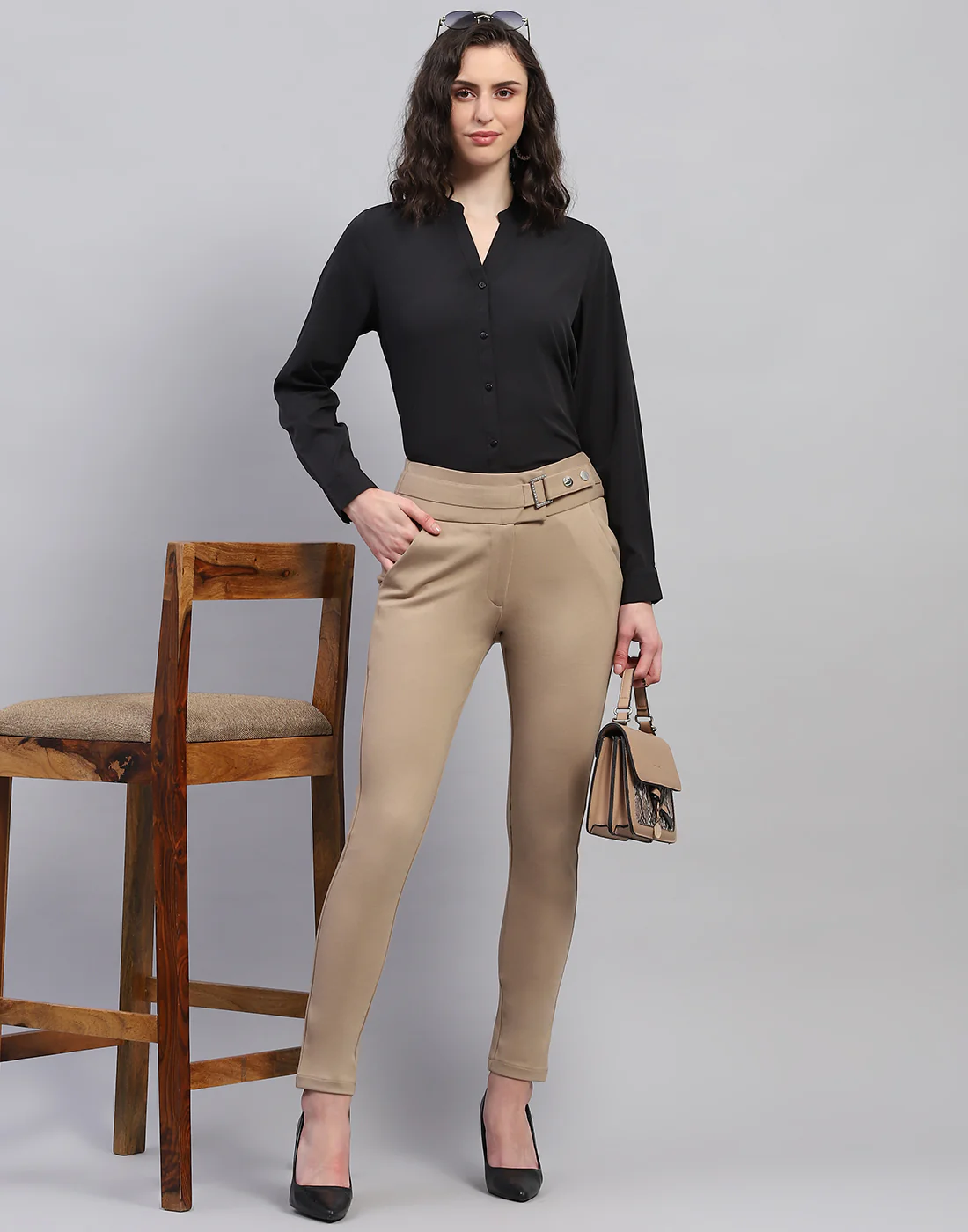 Women Beige Solid Regular Fit Jegging - Image 3