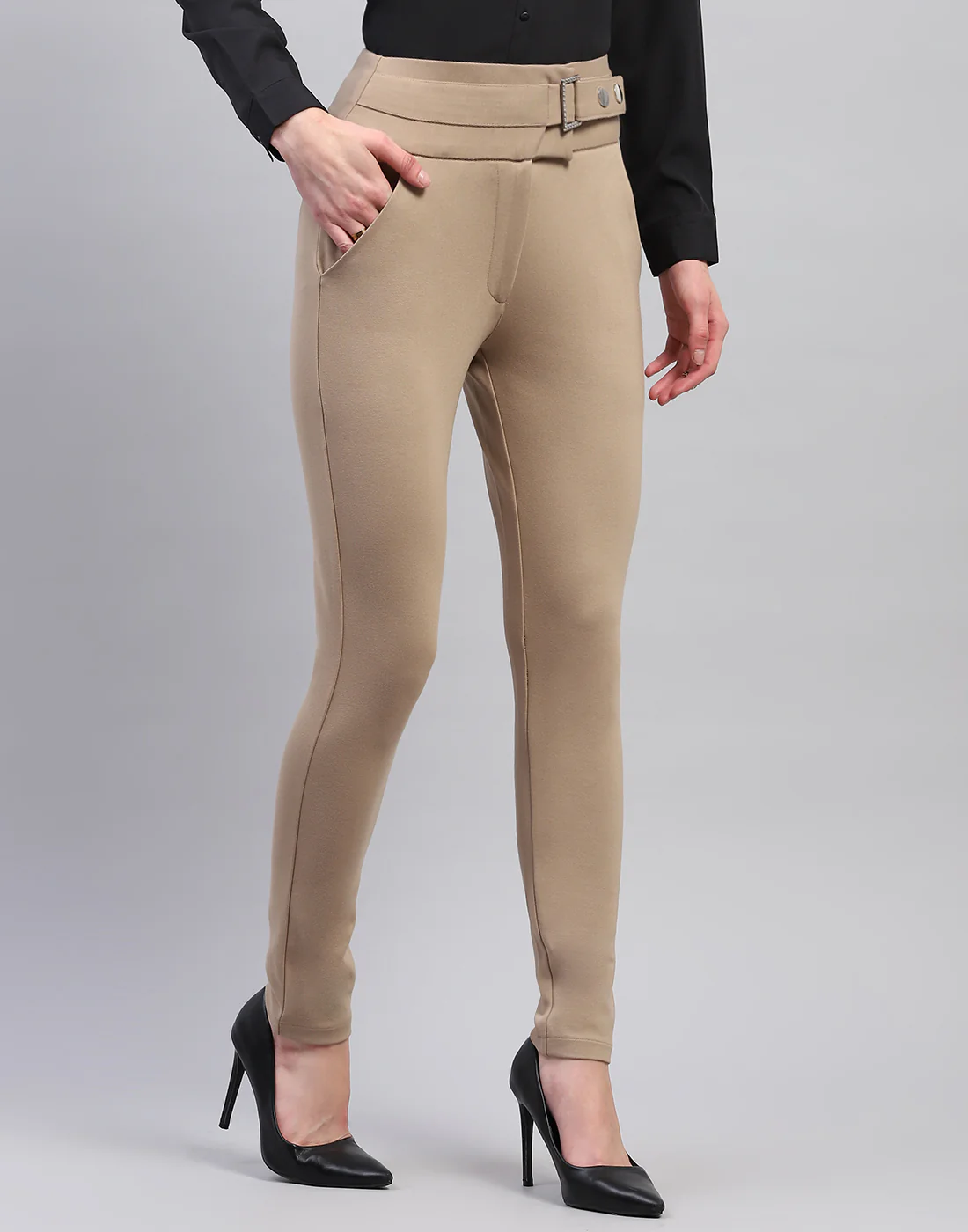 Women Beige Solid Regular Fit Jegging - Image 5