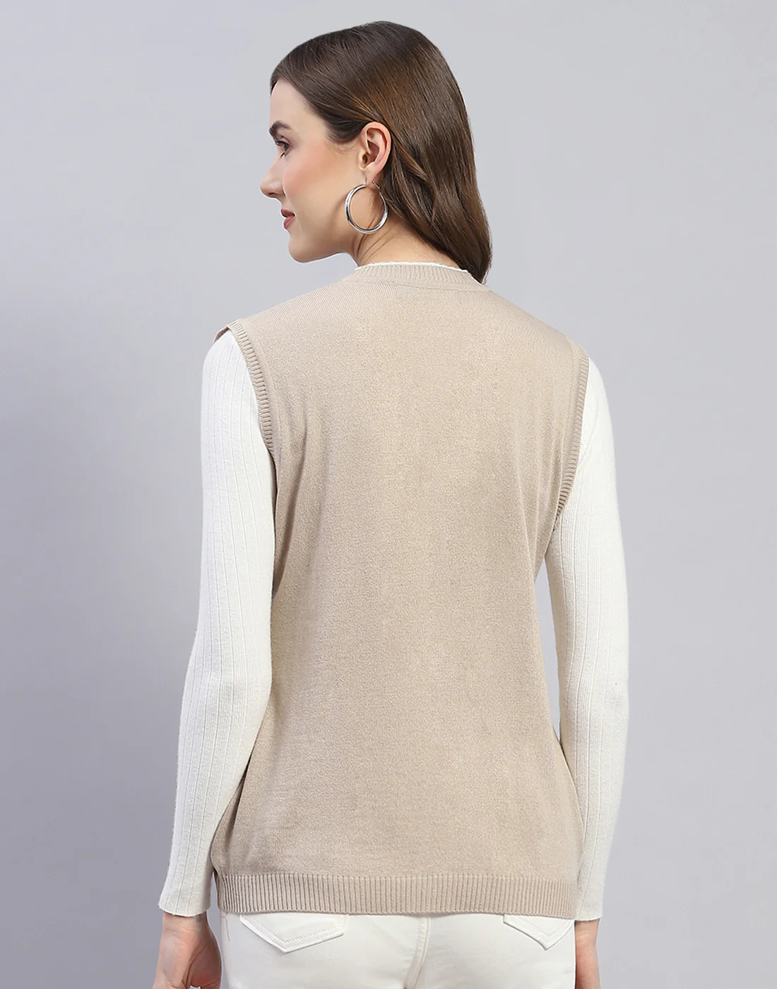 Women Beige Solid V Neck Sleeveless Cardigan - Image 5
