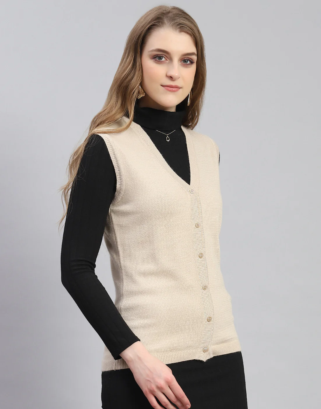 Women Beige Solid V Neck Sleeveless Cardigan - Image 4