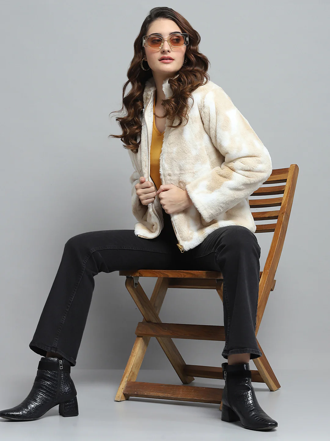 Women Beige & White Solid Mock Neck Full Sleeve Reversible Jacket - Image 2