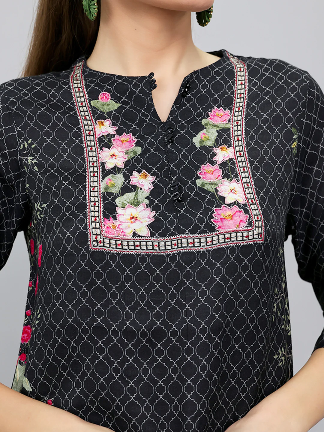 Women Black Printed Fashion Neck 3/4th Sleeve Kurti - Image 5