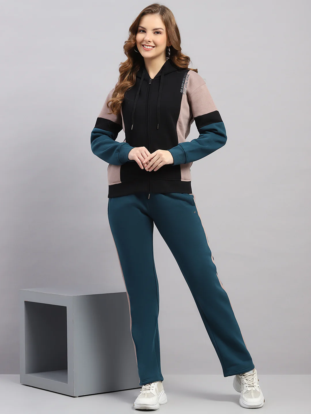 Women Black Printed Hooded Full Sleeve Winter Tracksuit - Image 2