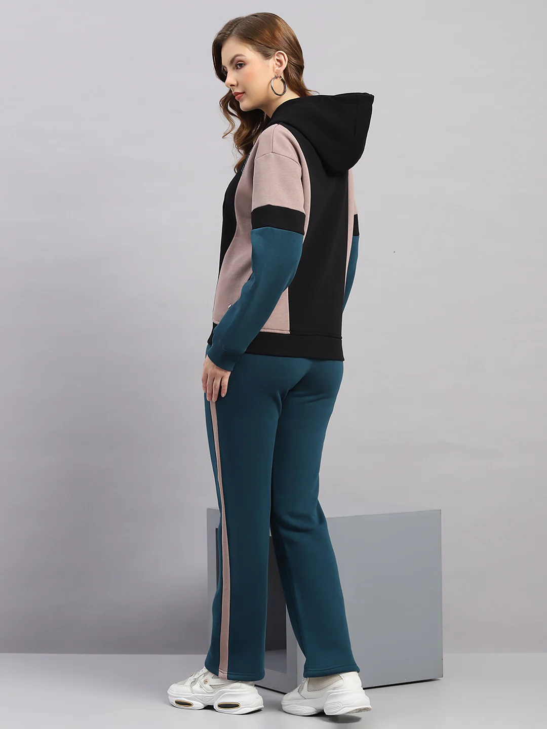 Women Black Printed Hooded Full Sleeve Winter Tracksuit - Image 5