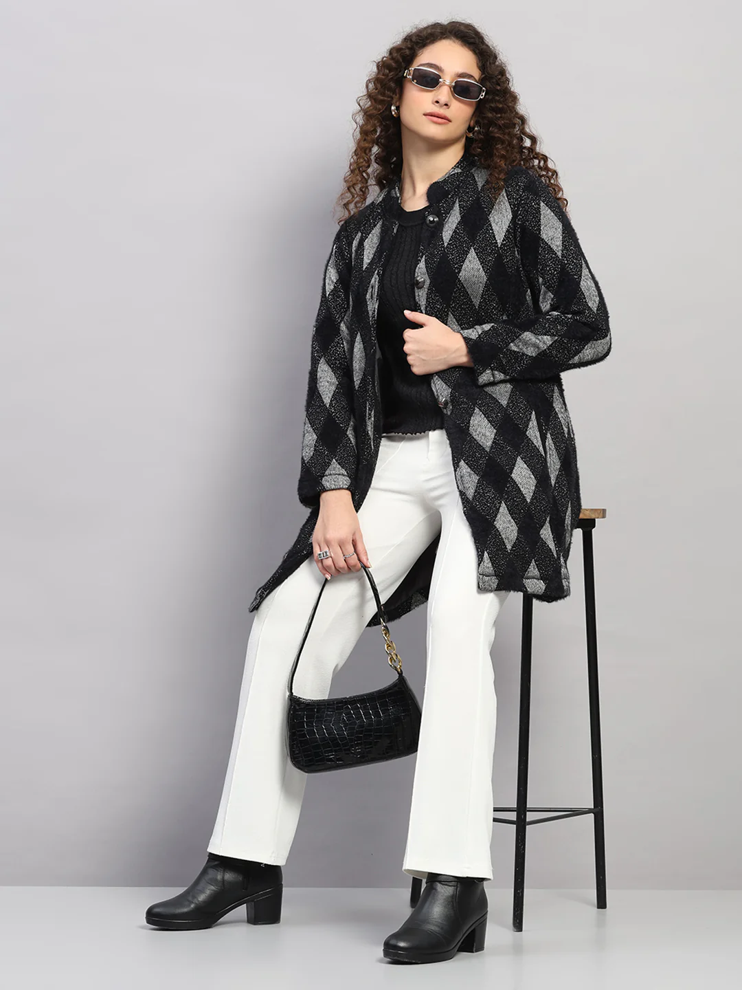 Women Black Printed Round Neck Full Sleeve Knitted Coat - Image 2