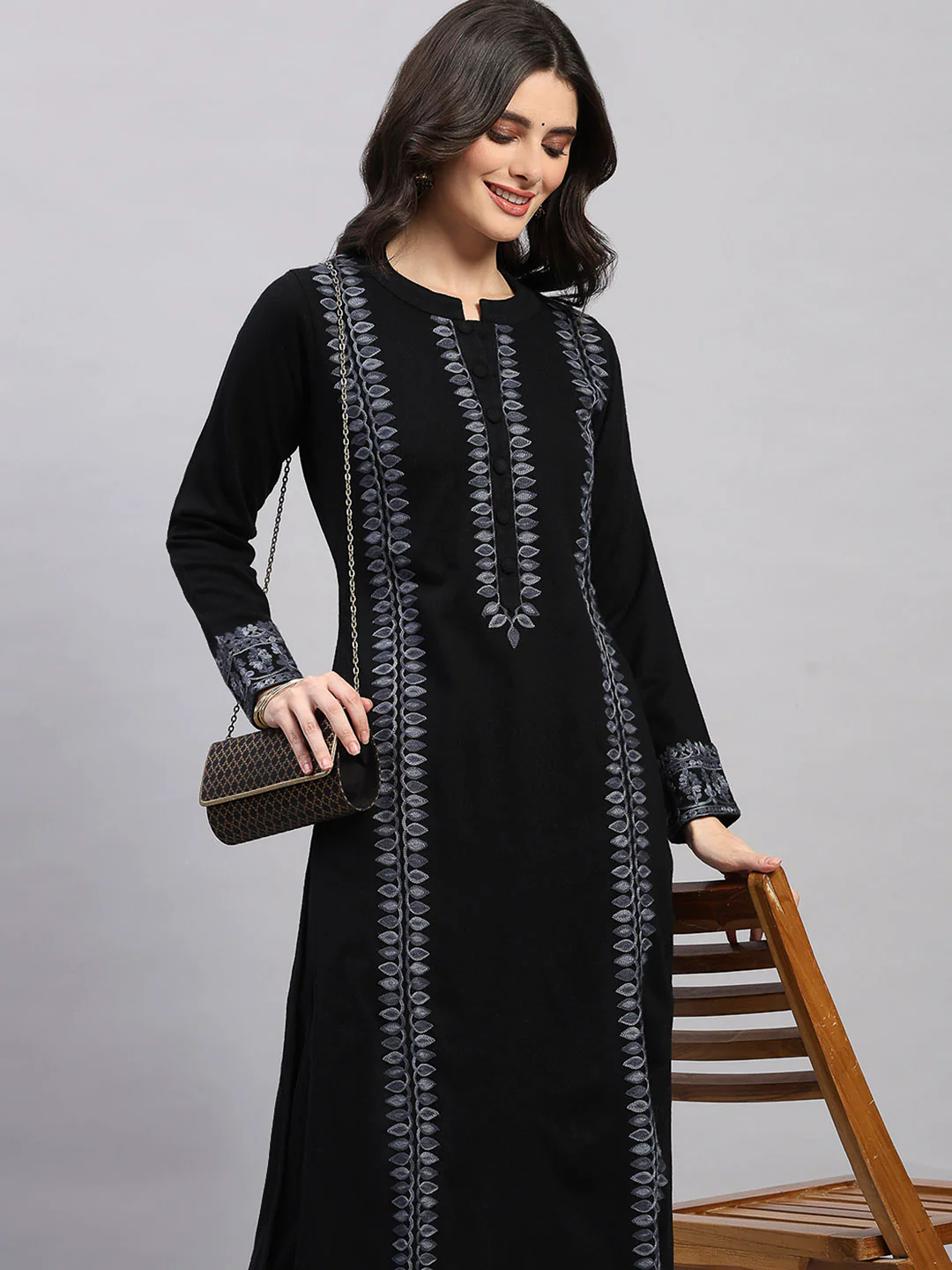 Women Black Printed Round Neck Full Sleeve Kurti Set for Winter - Image 2
