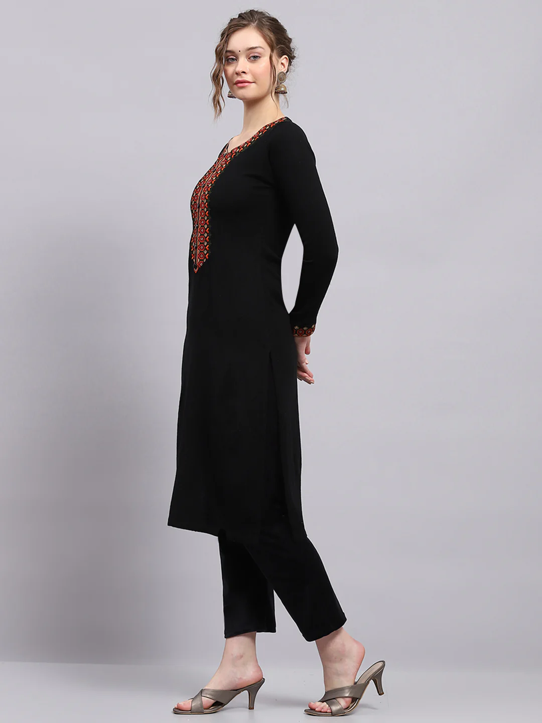 Women Black Printed Round Neck Full Sleeve Winter Kurti - Image 3