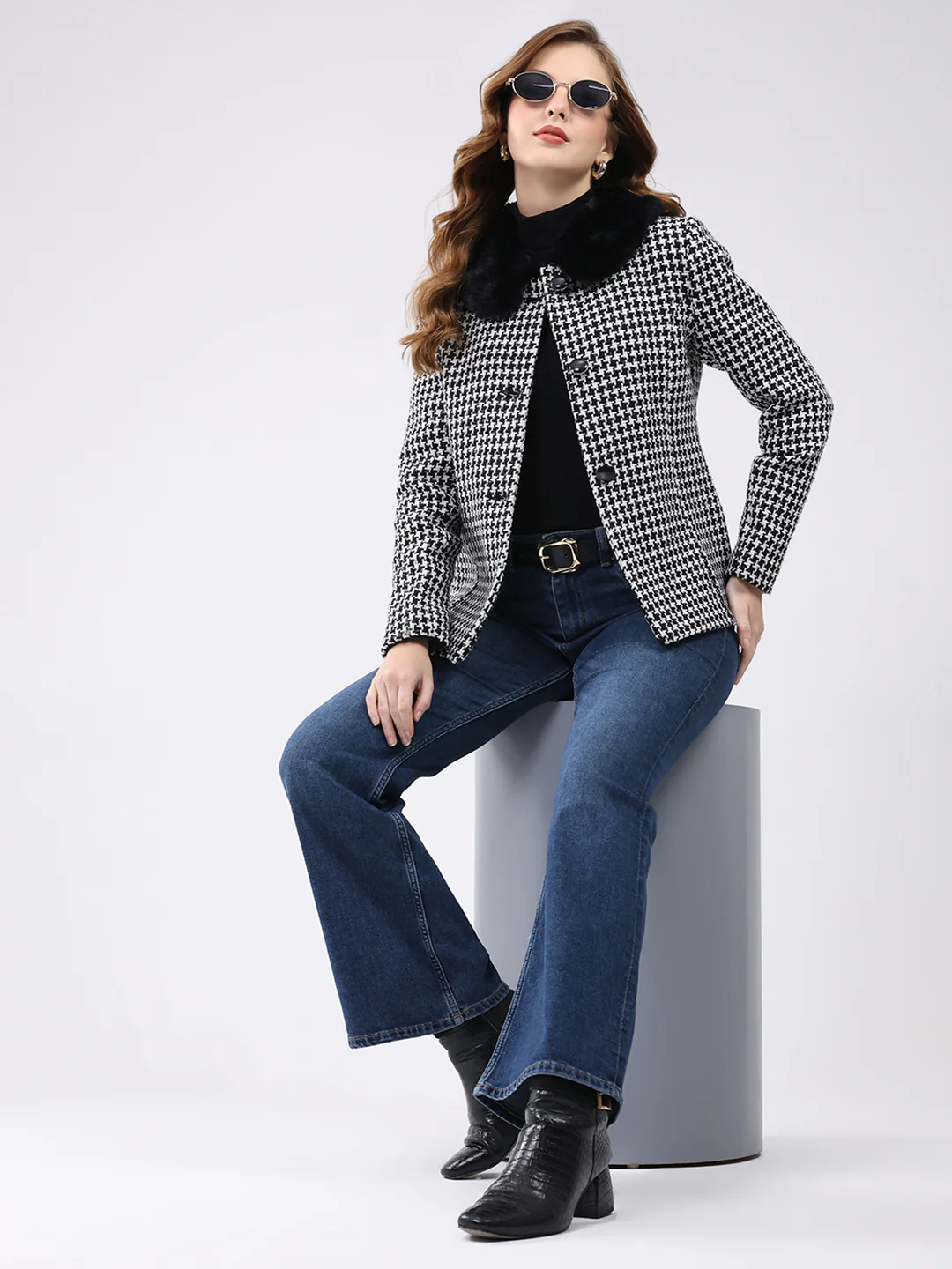 Women Black Self Design Collar Full Sleeve Coat - Image 2