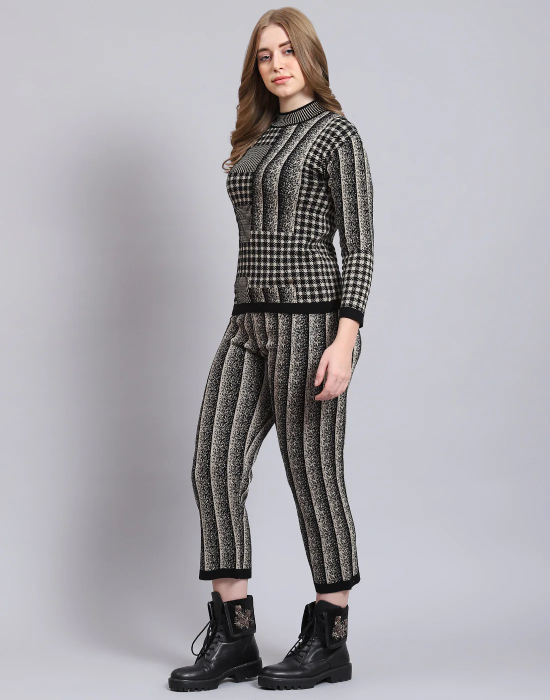Women Black Self Design Round Neck Full Sleeve Cords Set - Image 4