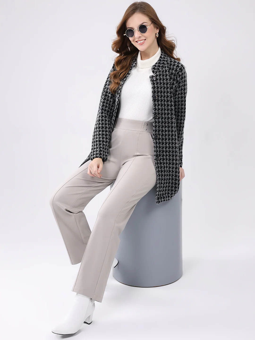 Women Black Self Design Round Neck Full Sleeve Knitted Coat - Image 2
