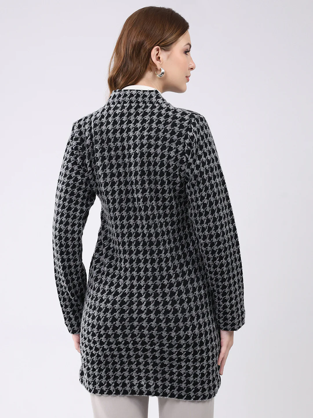 Women Black Self Design Round Neck Full Sleeve Knitted Coat - Image 5