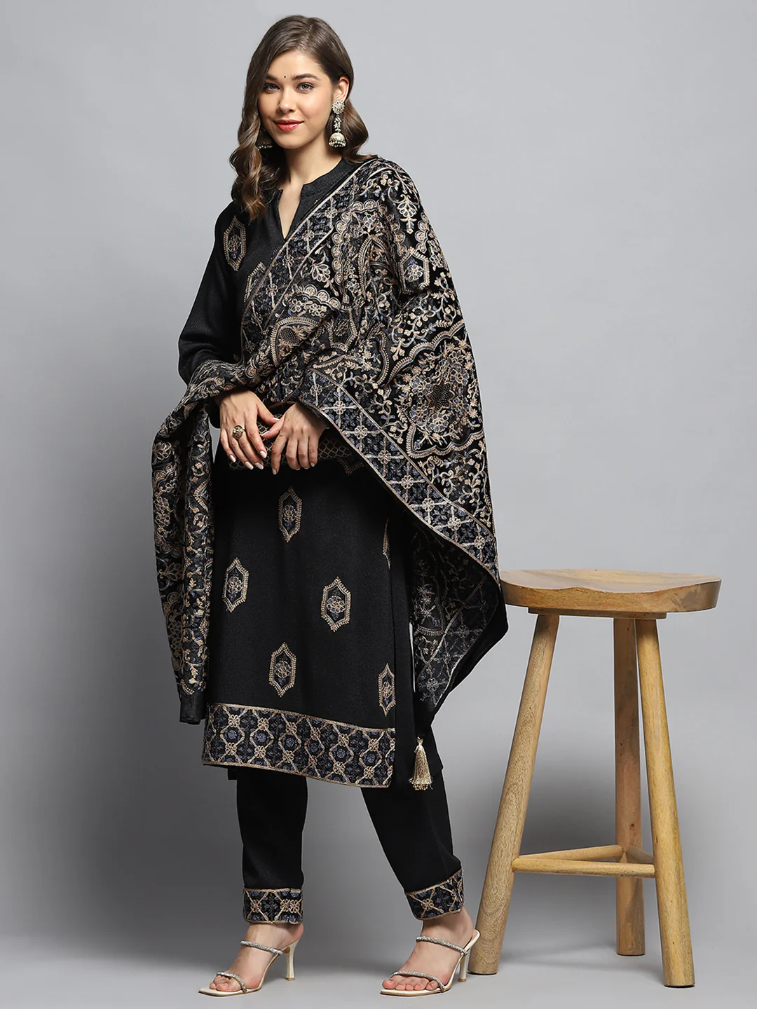Women Black Self Design Round Neck Full Sleeve Kurti Set & Stole - Image 2