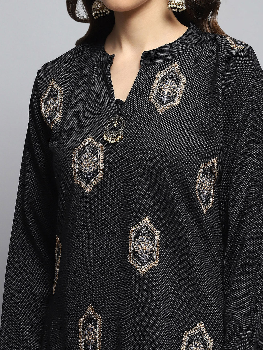 Women Black Self Design Round Neck Full Sleeve Kurti Set & Stole - Image 6