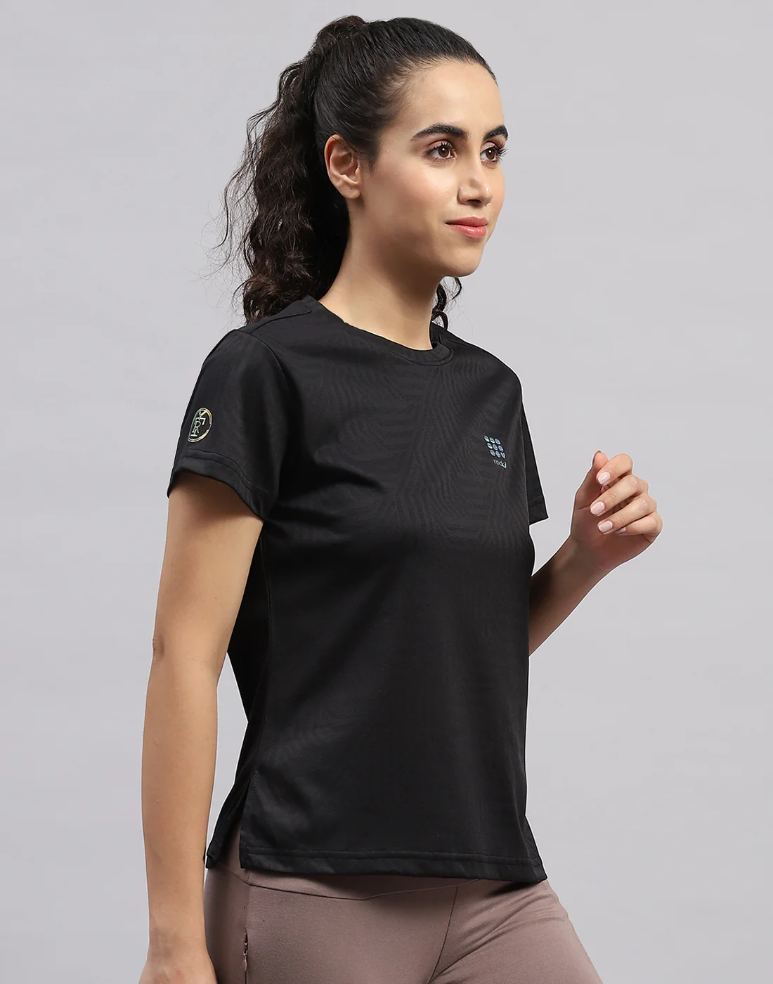 Rock.it Women Black Self Design Round Neck Half Sleeve Top - Image 4