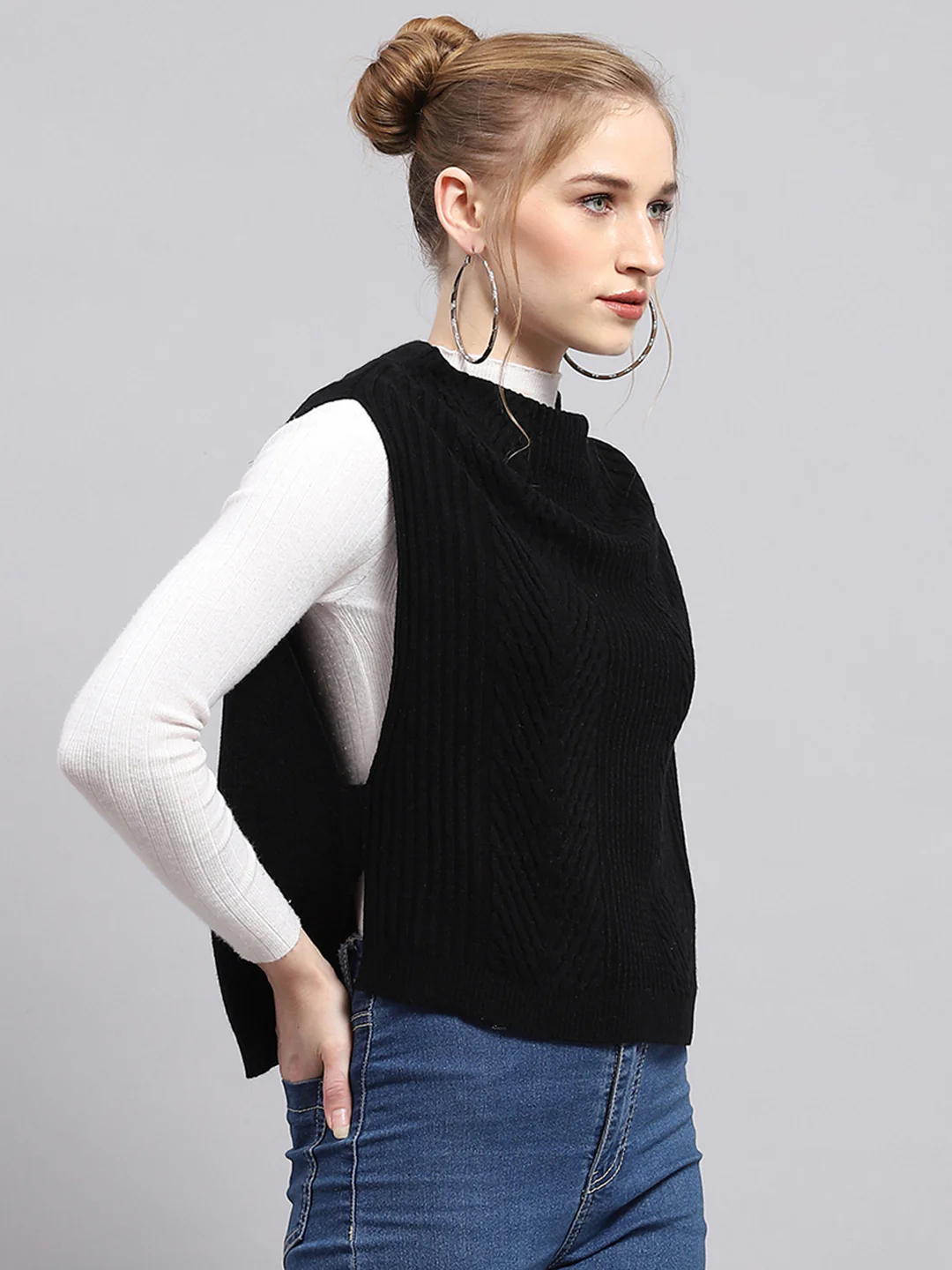 Women Black Self Design Round Neck Sleeveless Winter Tops - Image 4
